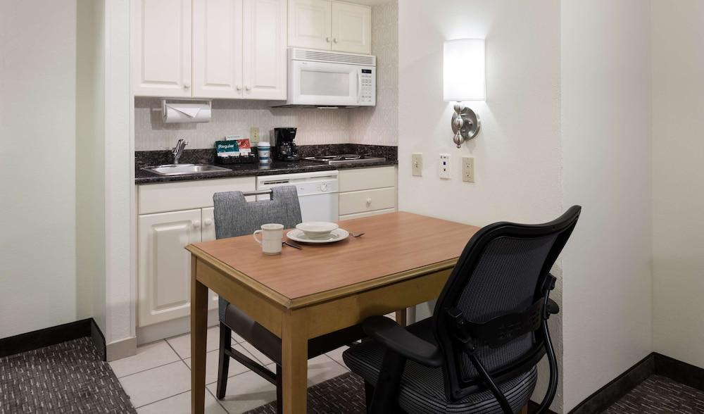 Homewood Suites Miami Airport/Blue Lagoon מראה חיצוני תמונה