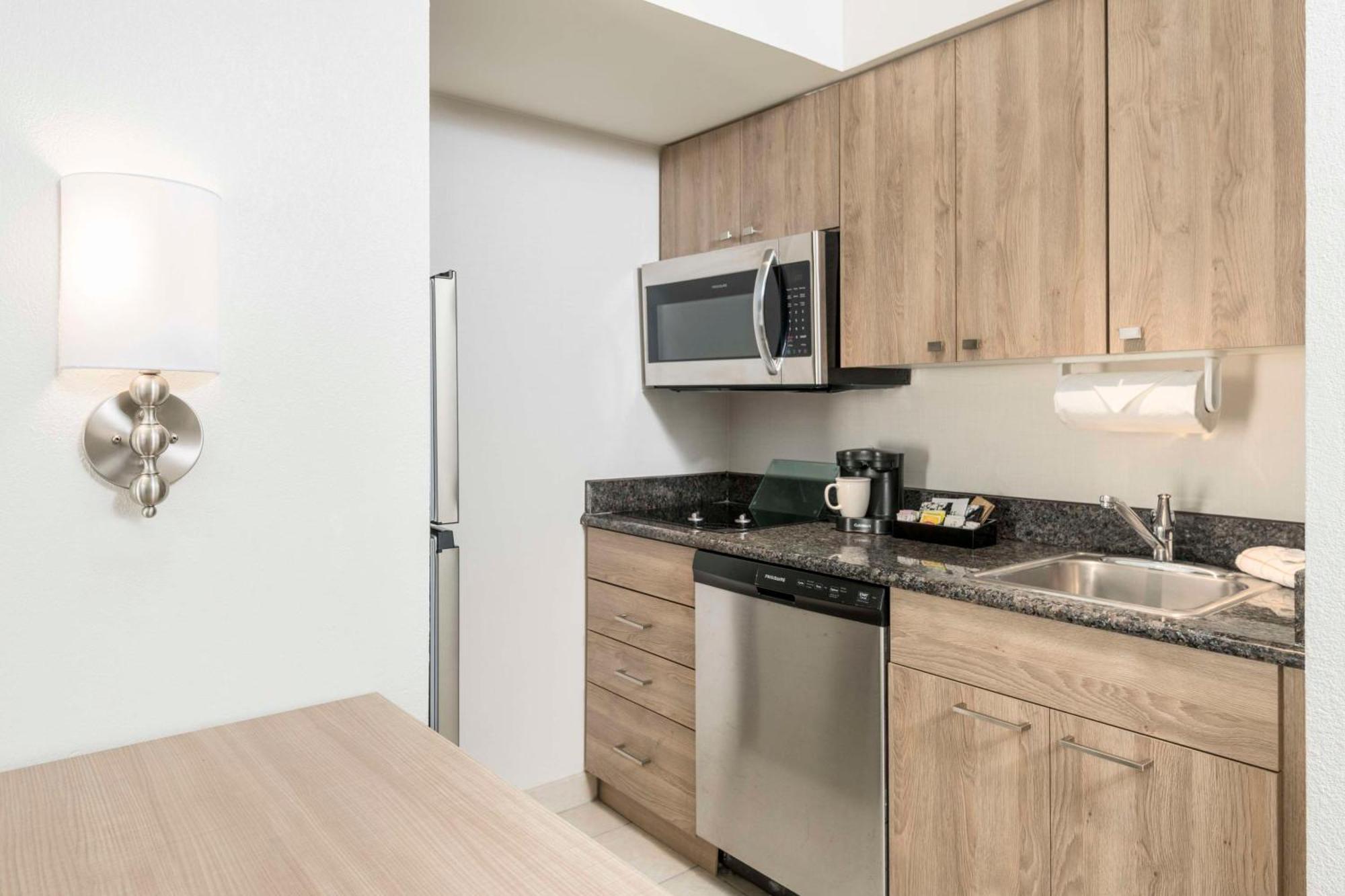 Homewood Suites Miami Airport/Blue Lagoon מראה חיצוני תמונה