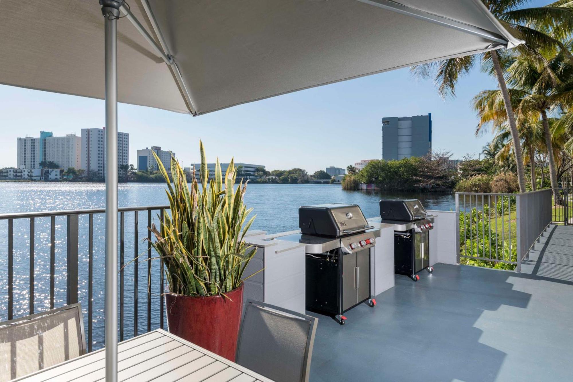 Homewood Suites Miami Airport/Blue Lagoon מראה חיצוני תמונה