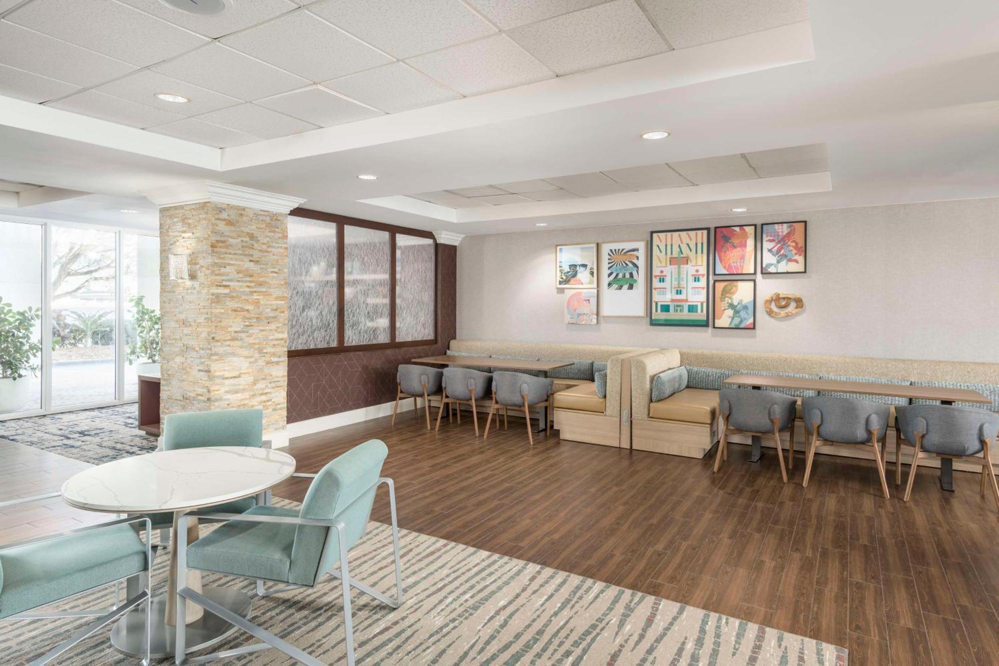 Homewood Suites Miami Airport/Blue Lagoon מראה חיצוני תמונה